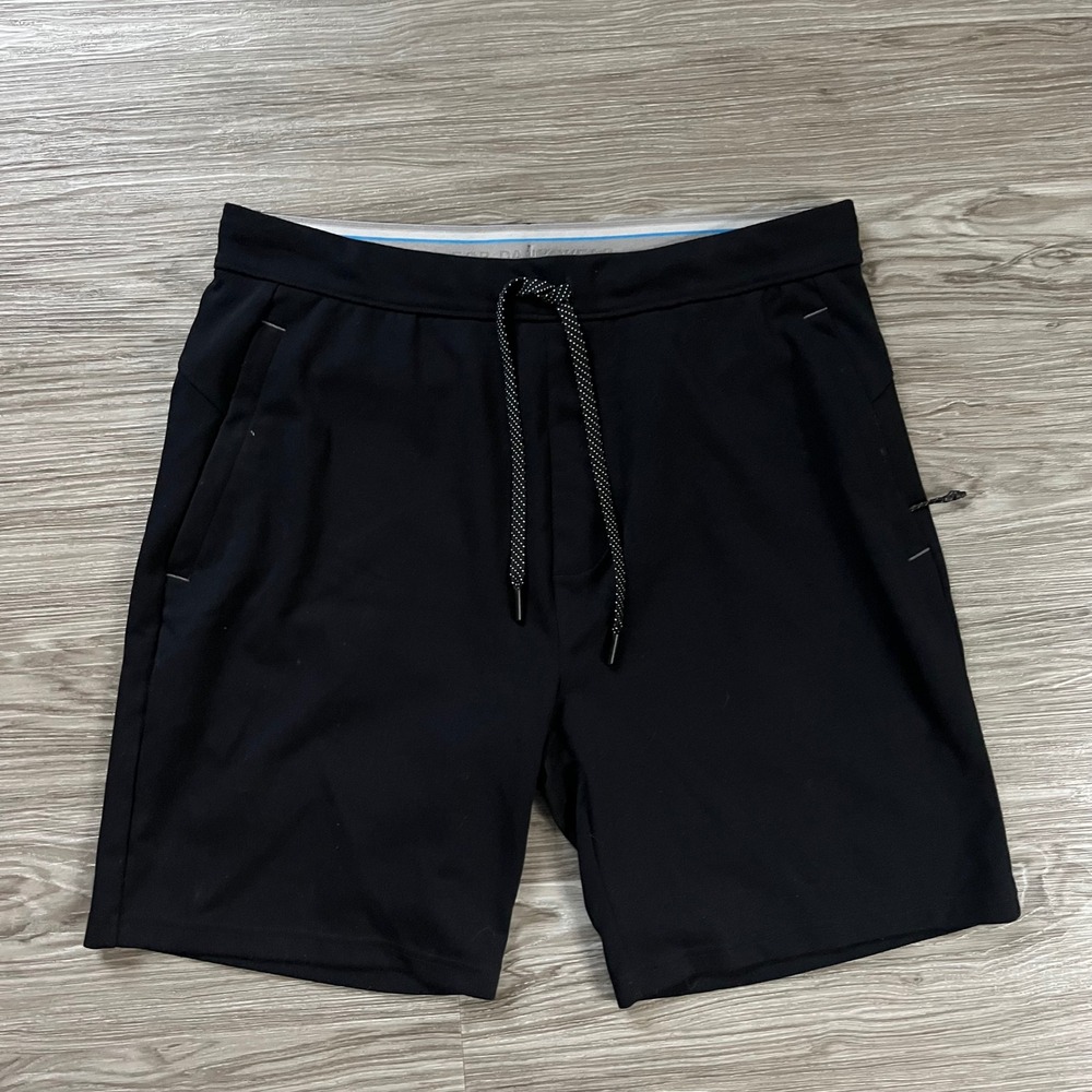Mack Weldon Radius Shorts Mens Medium Black Technical Performance Activewear